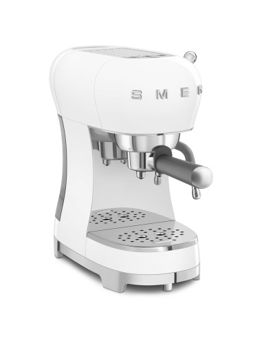 MACCHINE CAFFE' ESPRESSO: vendita online SMEG ECF02WHEU MACCHINA DA CAFFE' ESPRESSO MANUALE BIANCA in offerta